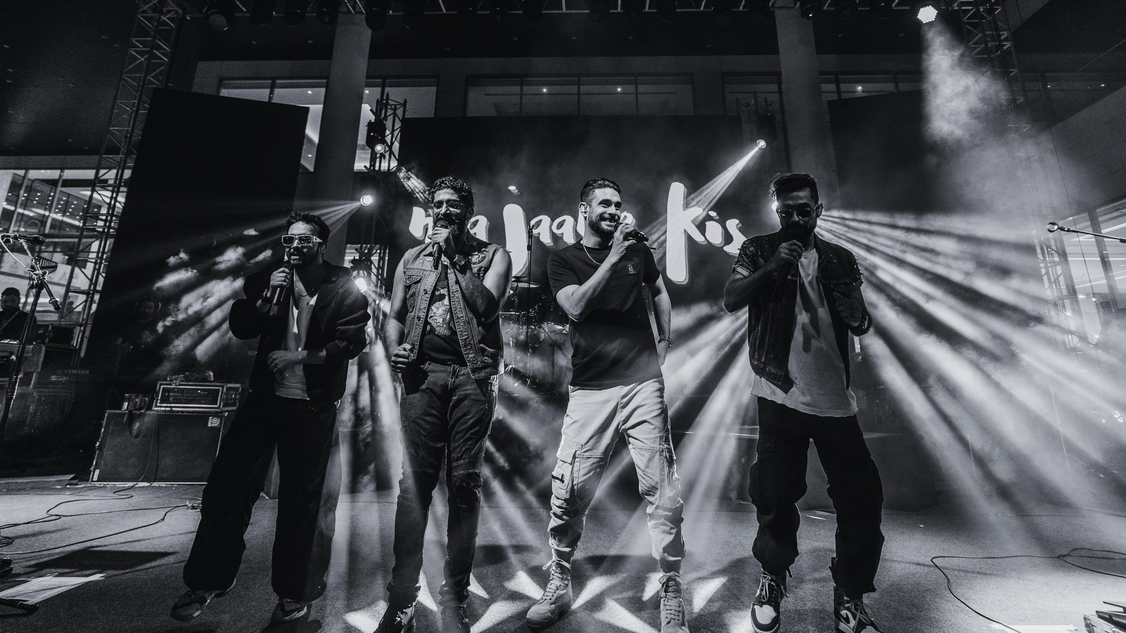 Tour Background Desktop